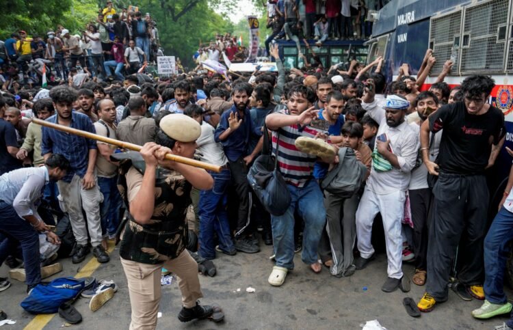 118 police personnel injured, 70 protesters detained as CJP protest turns violent in Delhi