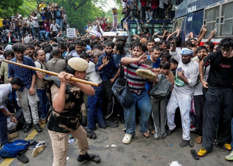 118 police personnel injured, 70 protesters detained as CJP protest turns violent in Delhi