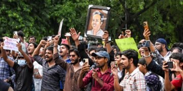 CJP delegation will meet with govt ministers on Friday: Sources