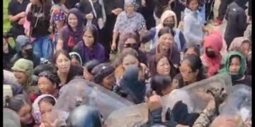 Security forces avert clash by preventing mob from entering a locality in Manipur