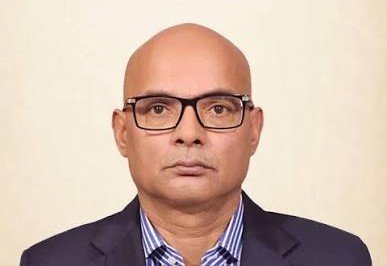 Govt backs under-fire Advocate General