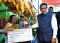 CM reviews Polo vendors’ market, distributes livelihood grants