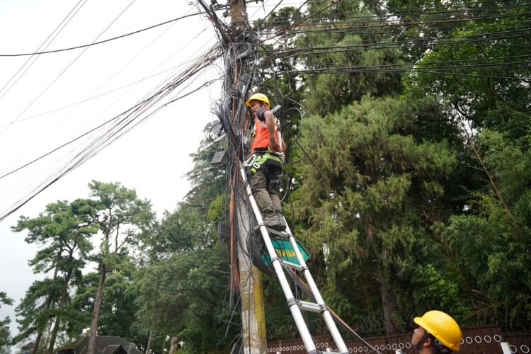 East Khasi Hills admin removes cluttered cables