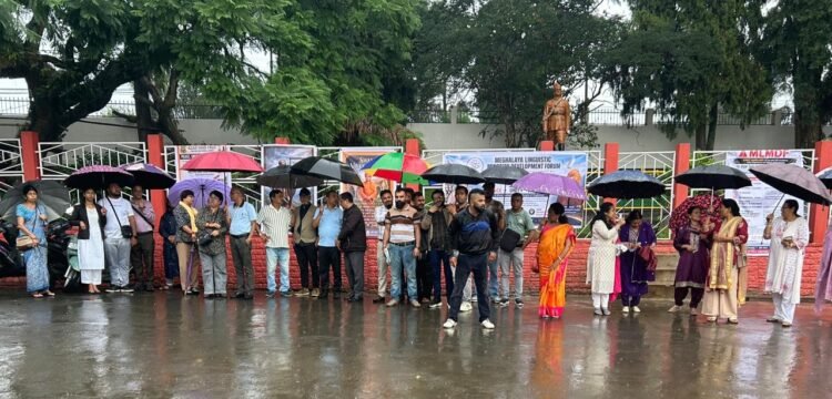 Citizens gather for peace, CM hands over Rs 5 lakh for restoration of Netaji’s statue