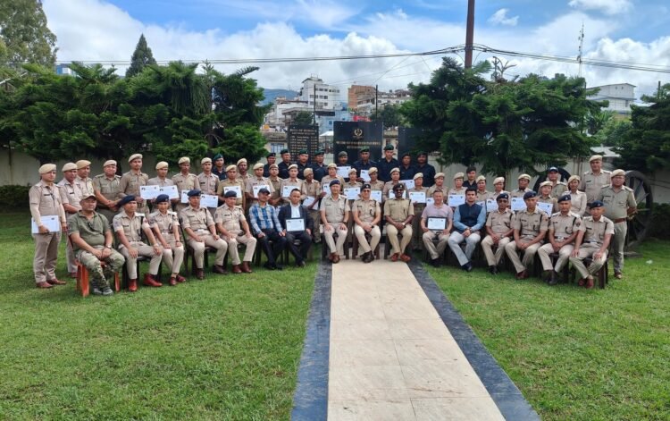 EKH police felicitate Good Samaritans, honour traffic staff