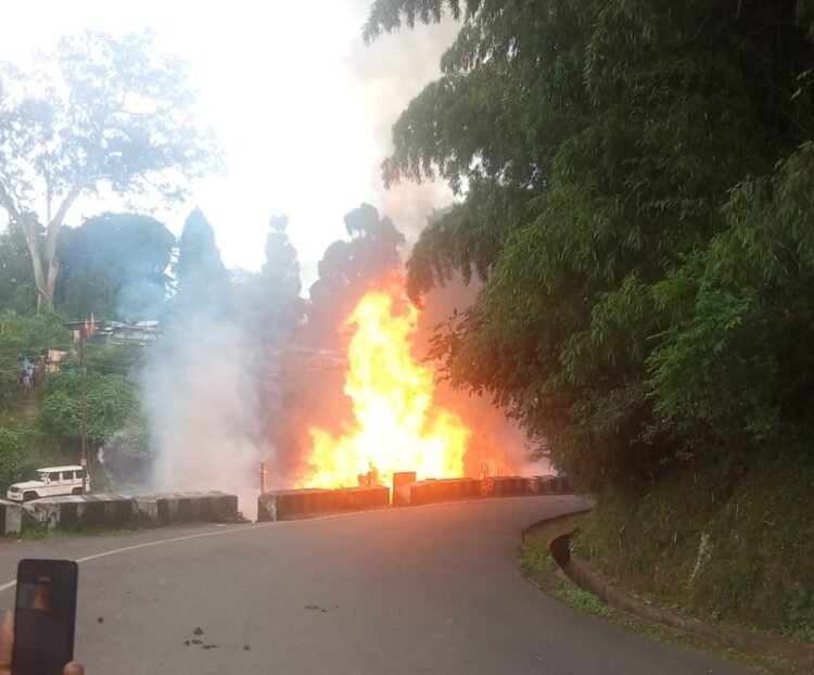 Fire guts six houses in Rilbong, no casualties reported