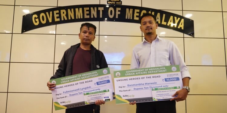 Govt felicitates bus driver, conductor for protecting passengers during stone-pelting in Shillong