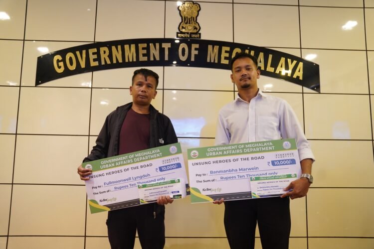 Govt felicitates bus driver, conductor for protecting passengers during stone-pelting in Shillong