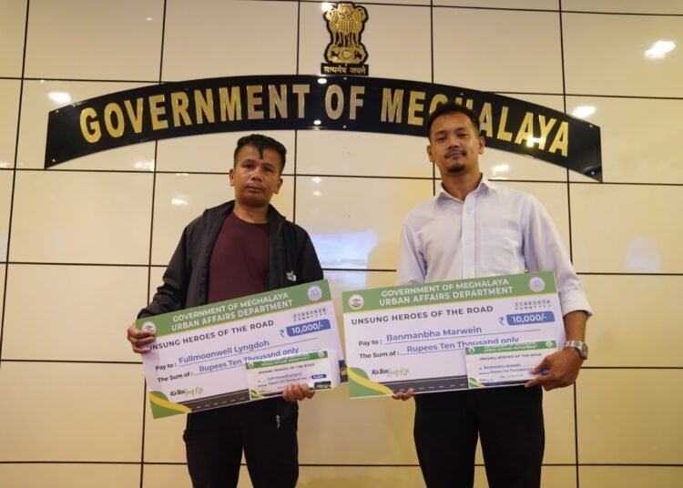 Govt felicitates bus driver, conductor for protecting passengers during stone-pelting in Shillong