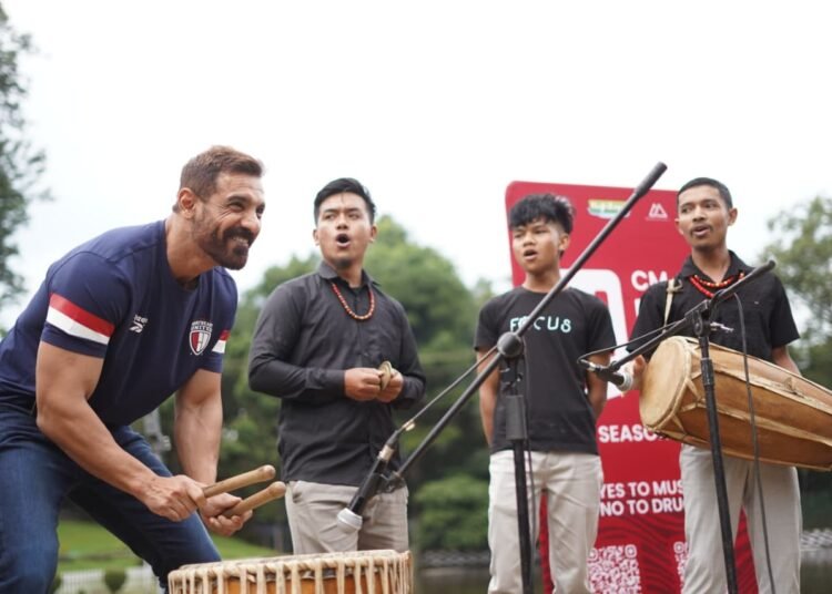Football not drugs: John Abraham puts his weight behind DREAM