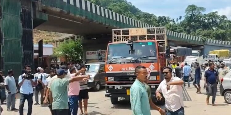 Govt notifies alternative routes for travellers to Assam
