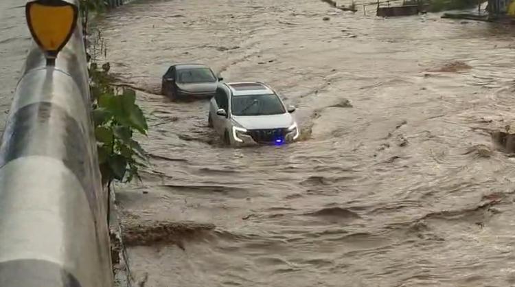 Jorabat waterlogged again, NH-6 traffic hit