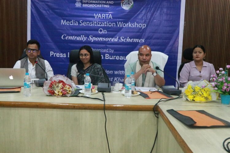 Minister calls for stronger media-admin partnership to take schemes to last mile