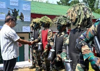 Himanta visits Assam Regiment HQ in Shillong, honours soldiers