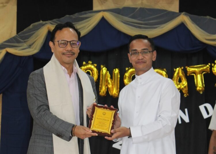 Don Bosco College Byndihati felicates graduating students