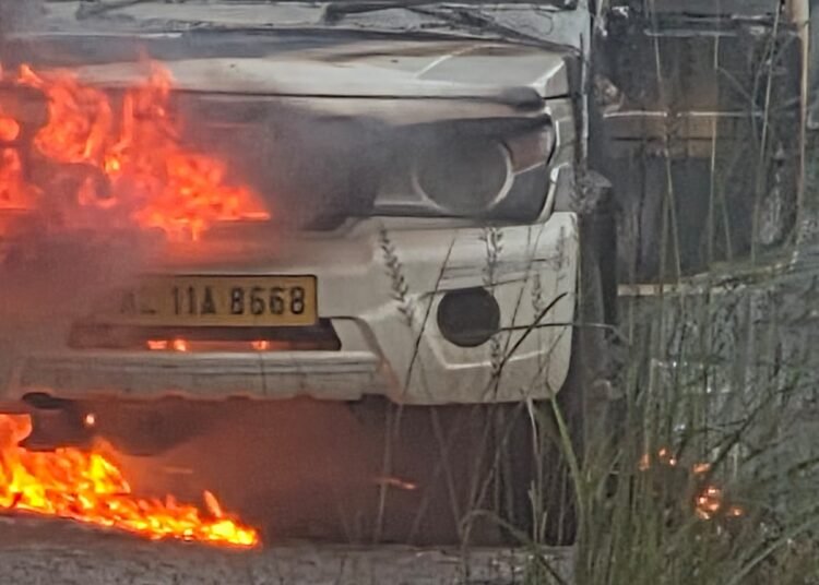Shree Cement hired pickup torched in EJH