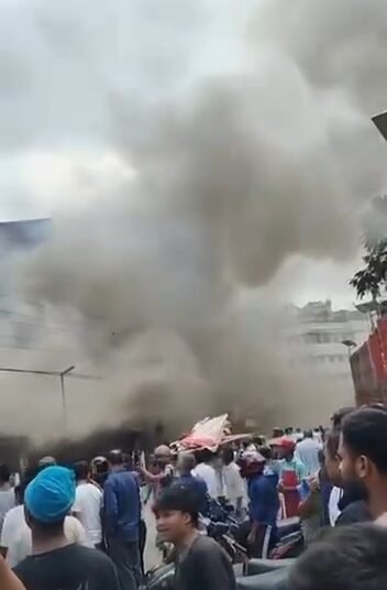 4 shops damaged as blaze breaks out on GS Road