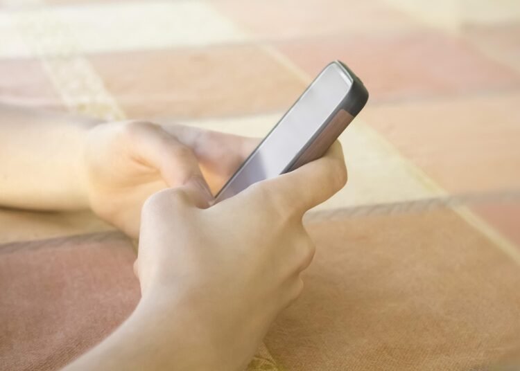 SC asks Centre to examine statutory safeguards for minors on social media