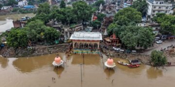 Over 1/3rd of UP districts hit by floods, rescue measures underway