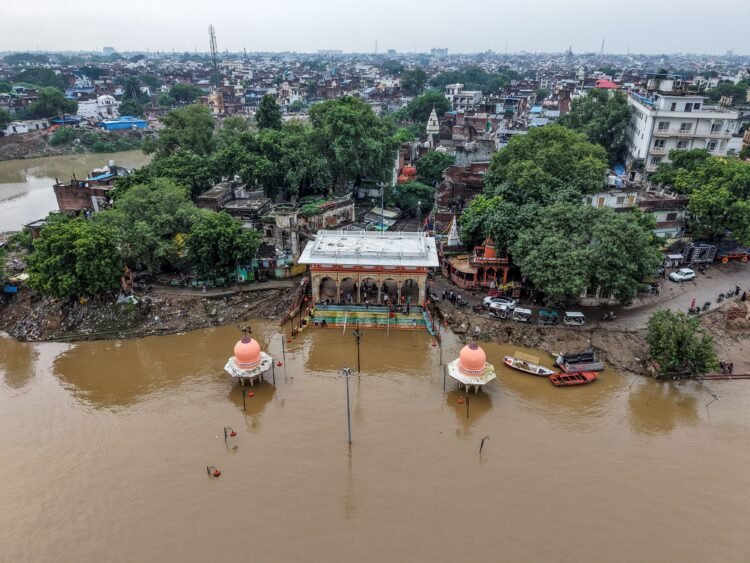 Over 1/3rd of UP districts hit by floods, rescue measures underway