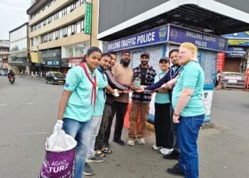 Scouts & Guides hold cleanliness walk, honours drivers in City