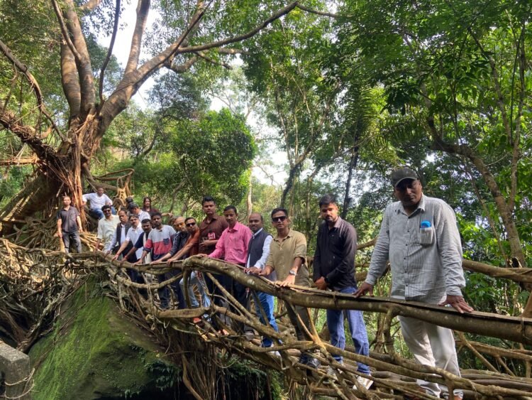 UP journalists visit Siej, interact with Padma Shri Hally War