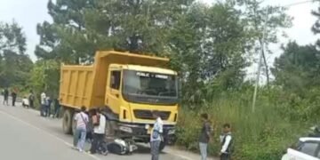 2 die in scooty-dumper collision