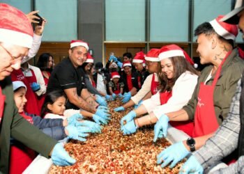 With Christmas approaching, Courtyard by Marriott holds cake mixing ceremony