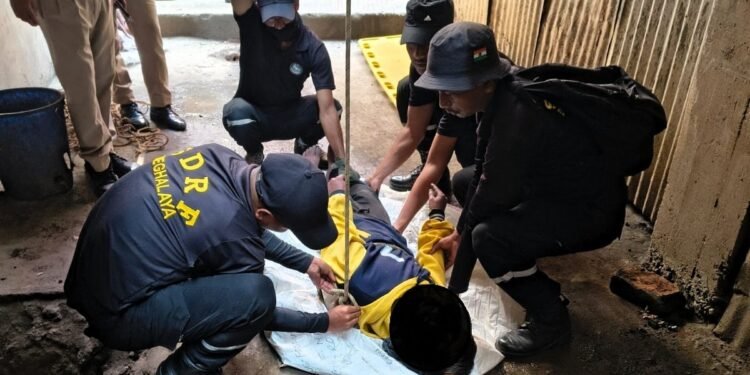 Man found hanging at Khyndailad