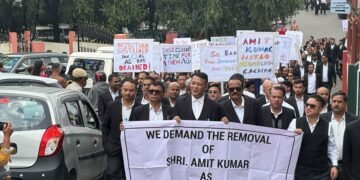 Lawyers step up agitation against Advocate General despite split in fraternity