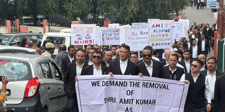 Lawyers step up agitation against Advocate General despite split in fraternity