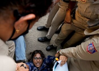 Several protesters detained as anti-SIR march heads to ECI headquarters